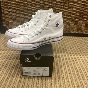 NWT Chuck Taylor Converse High-Top Sneaker Size 10 (unisex) White